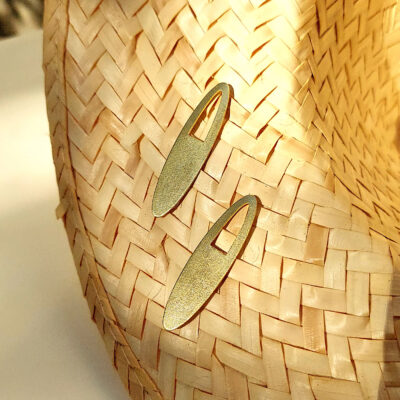 Laridae Design - Mjedene naušnice COSMOPOLITAN